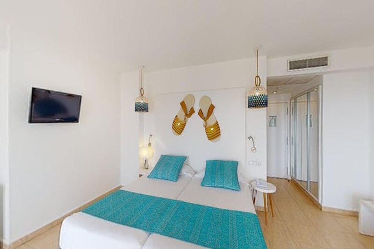 Aparthotel Tropic Garden Санта-Еулалія-дель-Ріо Екстер'єр фото
